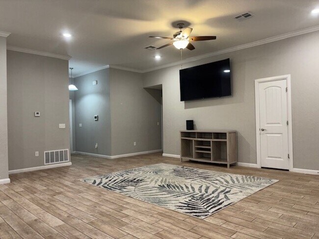 Building Photo - Great home located in Cache, OK. Mountain ...