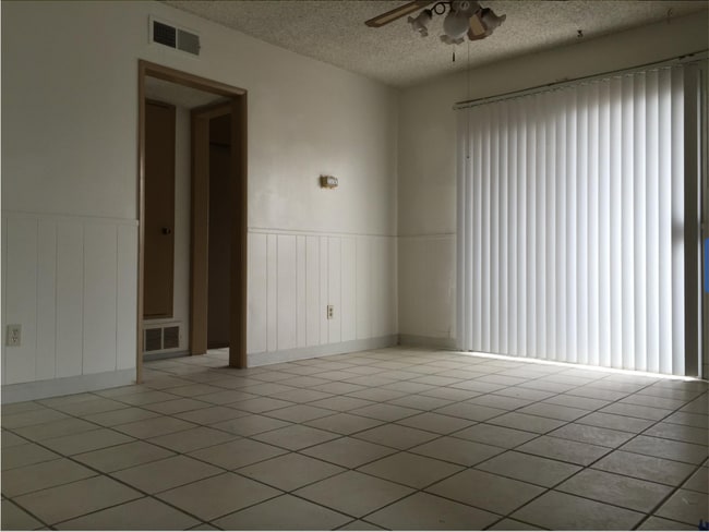 Dining room - 12713 Cranbrook Ave