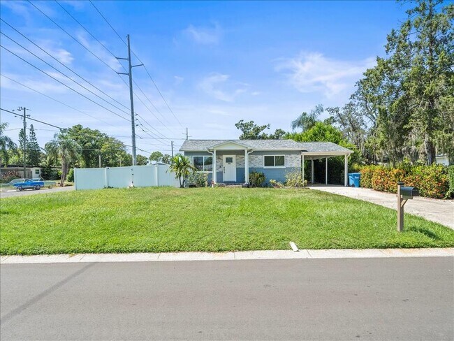 Foto del edificio - 2200 Capri Dr