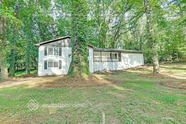 Building Photo - 1748 Pamela Cir SW