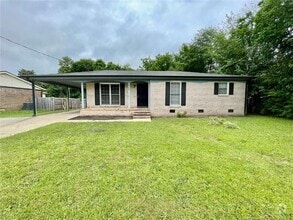 Building Photo - 405 Atwell Dr