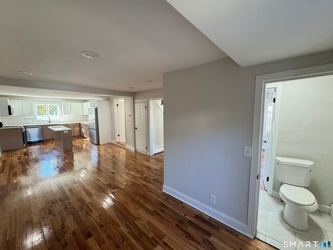 Foto del edificio - 137 Middletown Ave