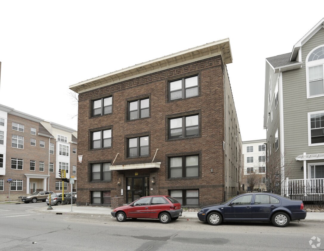Building Photo - 1801 3rd Ave S