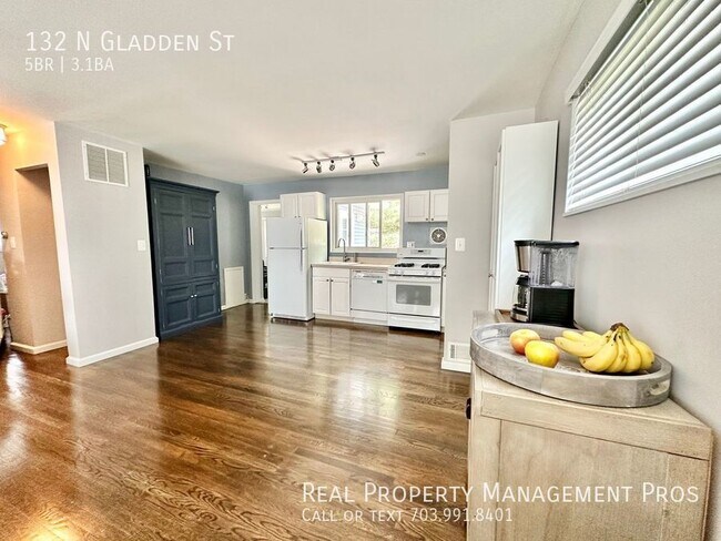 Foto del edificio - 5 Bedroom Charming Cape Cod - Separate liv...