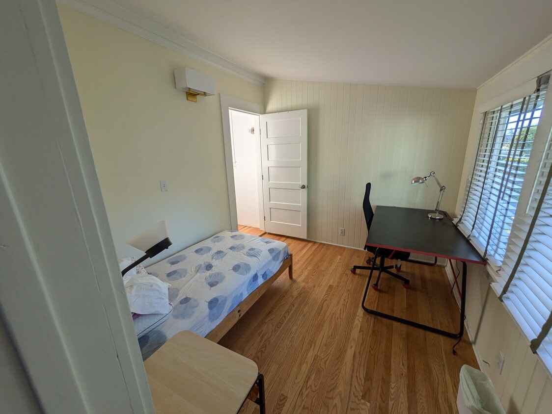 bedroom - 2930 California St (Berkeley, CA)