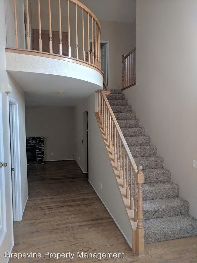 Building Photo - 30180 Silver Ridge Ct