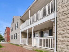 Building Photo - 270 Calder St