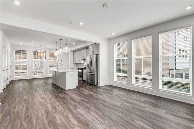 Foto del edificio - 1815 Gotham Ln NE