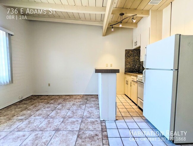 Building Photo - Spacious Studio University Area, Gated w/ ...