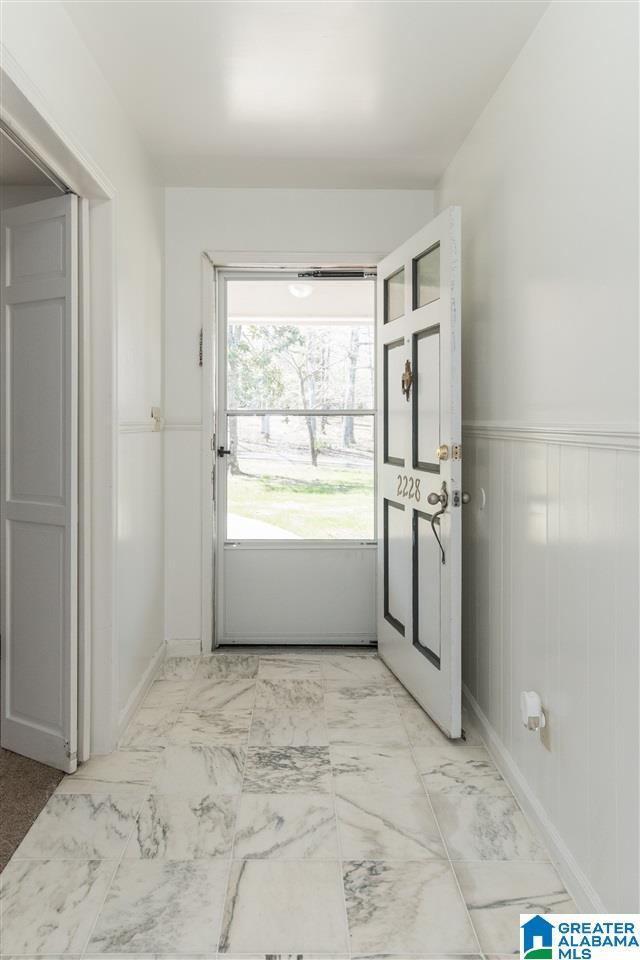 Foto del edificio - 2228 Lakeside Dr