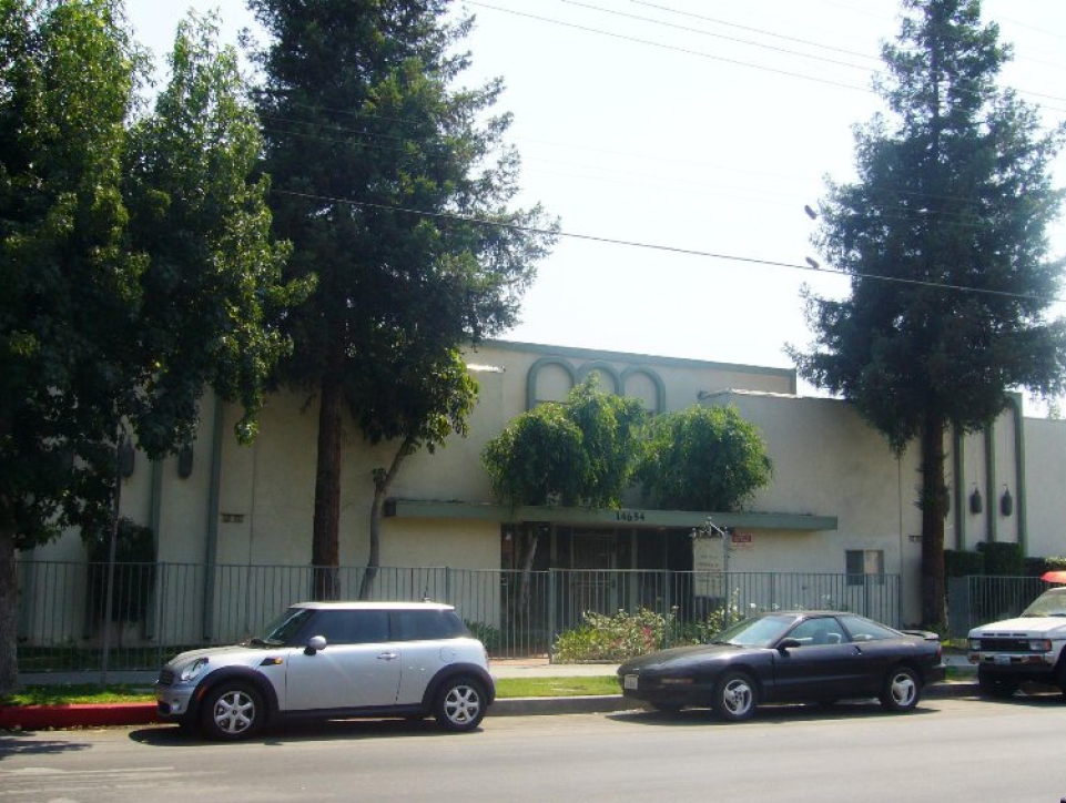 Entrance - 14654 Rayen St