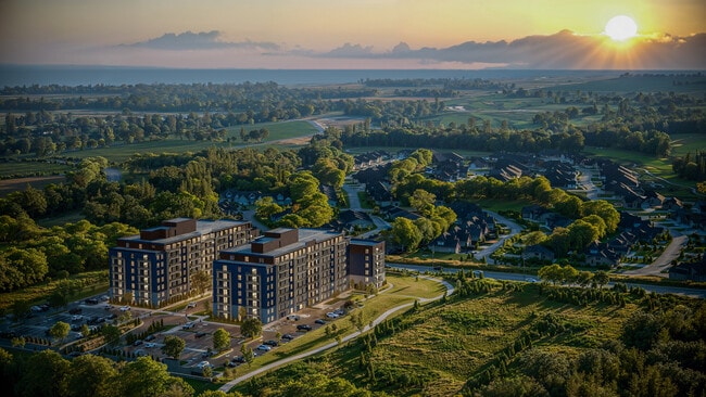 Building Photo - Aurora