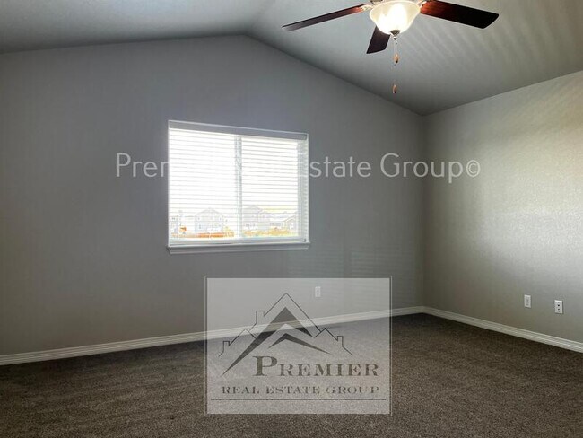 Building Photo - 9694 Silver Stirrup Dr