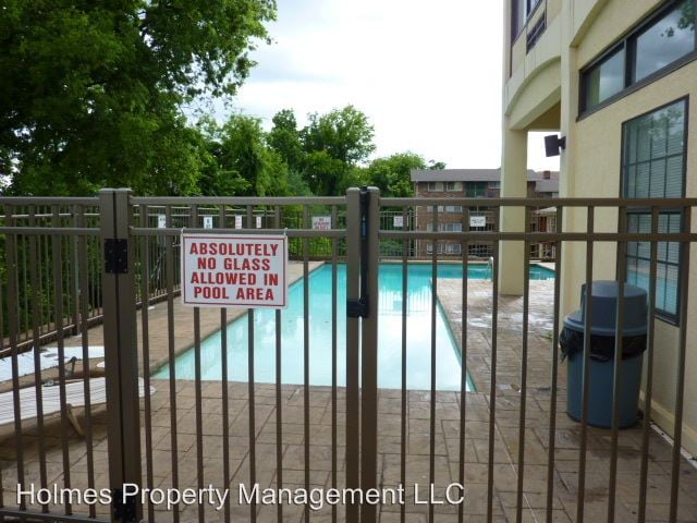 Building Photo - 1700 W Clinch Ave