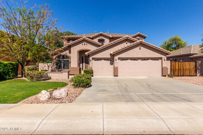 Building Photo - 26223 N 72nd Dr