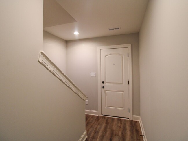 Foto del edificio - New 4 BR Corner Unit Townhome at Lucas Fer...