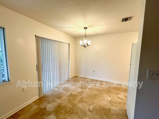 Foto del edificio - 1121 Eastin Ave