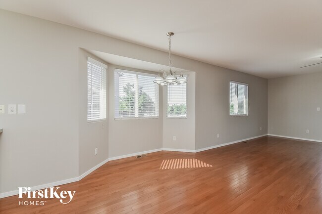 Foto del edificio - 5322 Bradley Cir