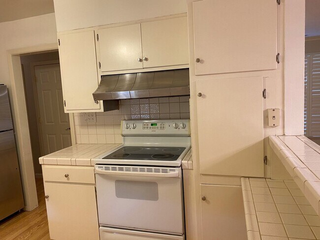 Foto del edificio - 2759 Broadmoor Ave