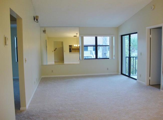Building Photo - 7626 Tahiti Ln