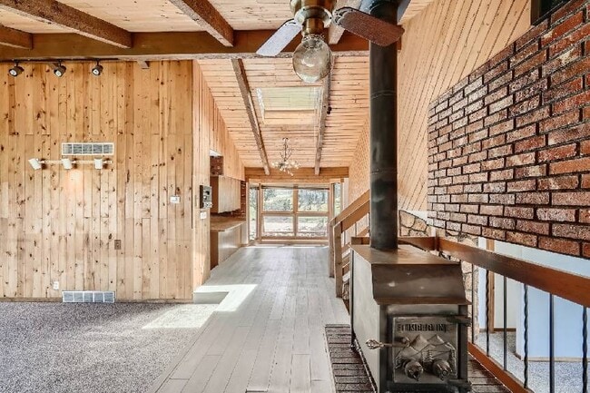 Building Photo - Horse Property for Rent