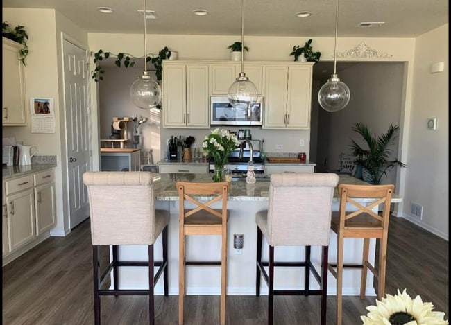 Kitchen - 10595 Akron St