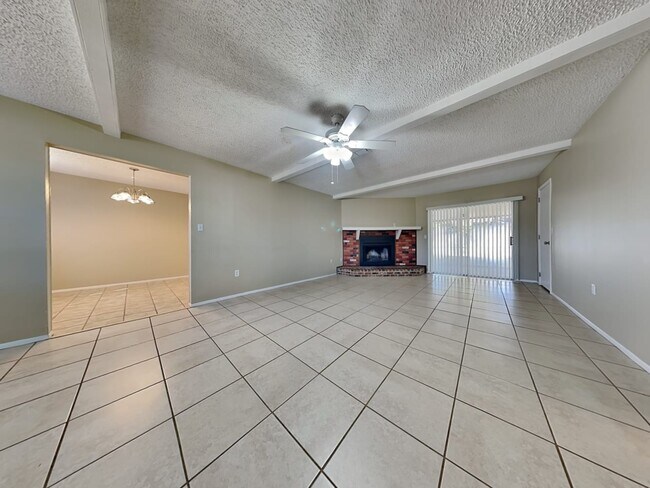 Foto del edificio - 830 White Birch Ln