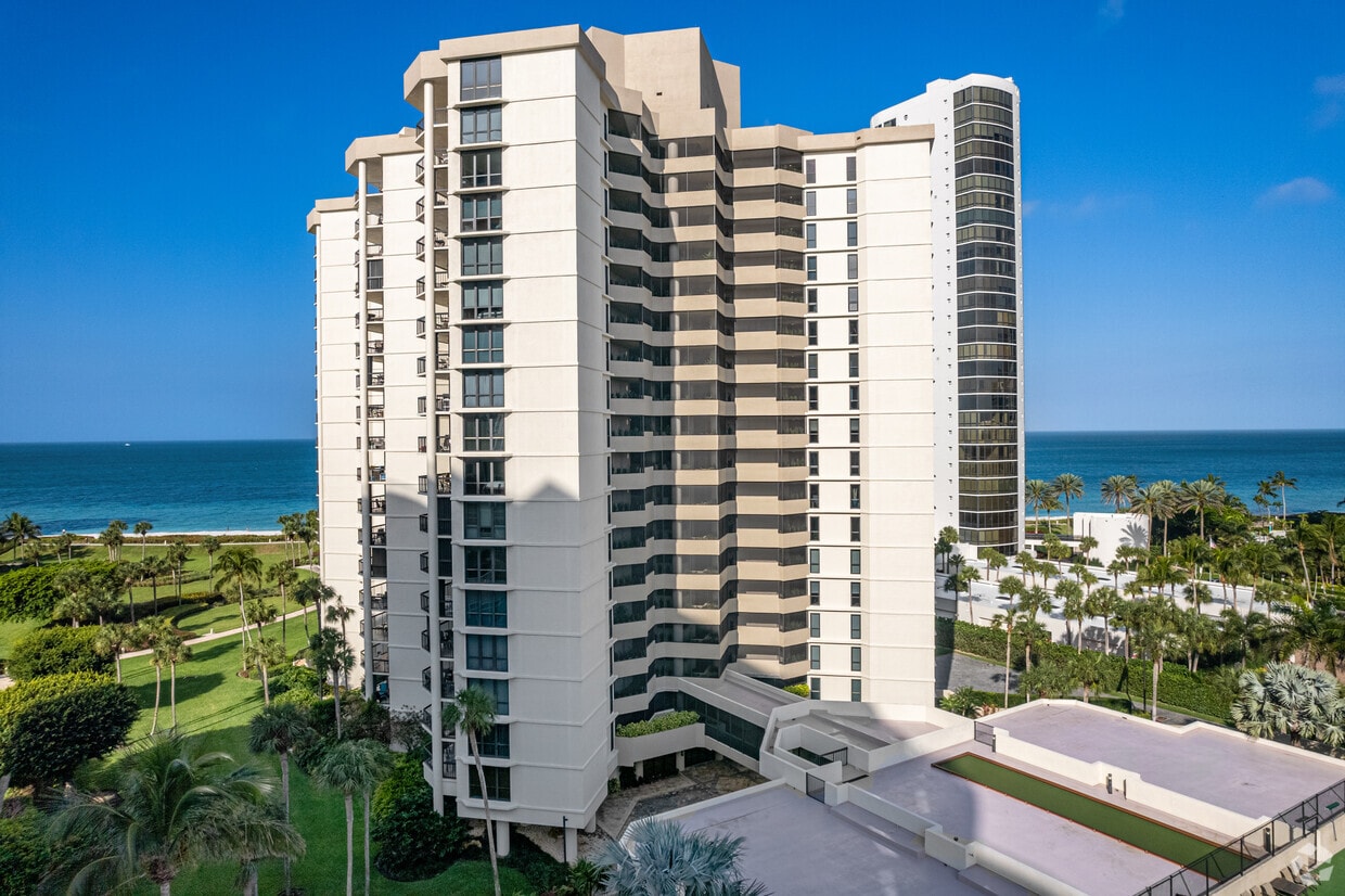 Esplanade Club Apartments in Naples, FL