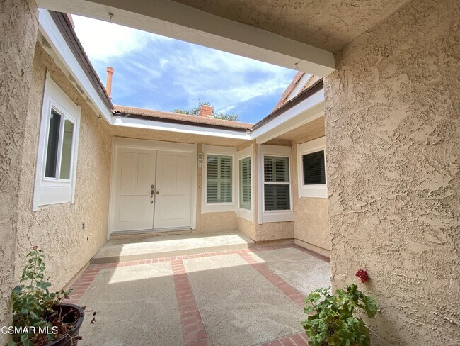 Building Photo - 850 Rim Crest Dr