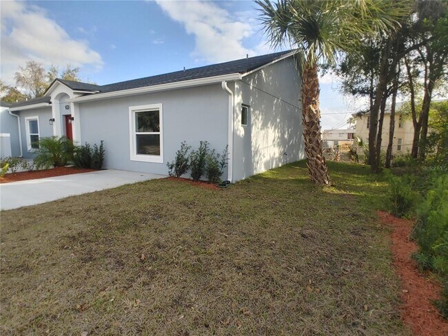 Foto del edificio - 131 Hummingbird St