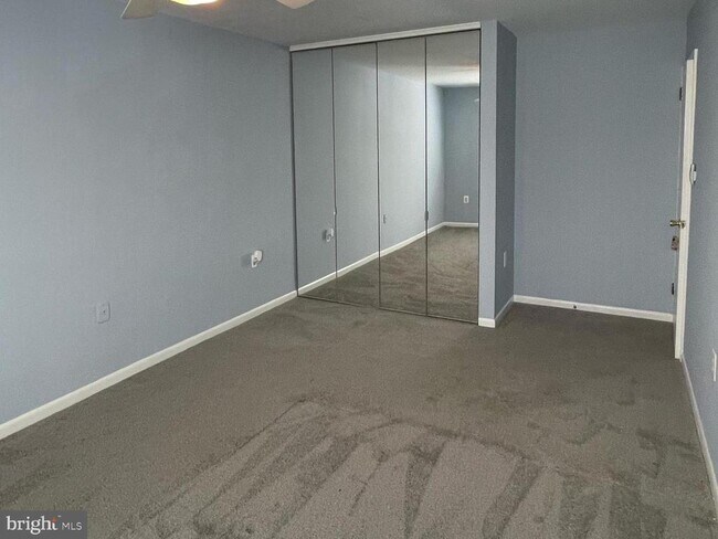 Building Photo - 1529 Northgate Square
