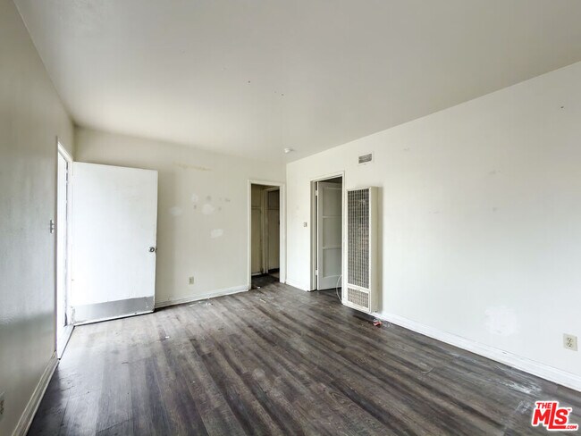 Building Photo - 1107 Date St