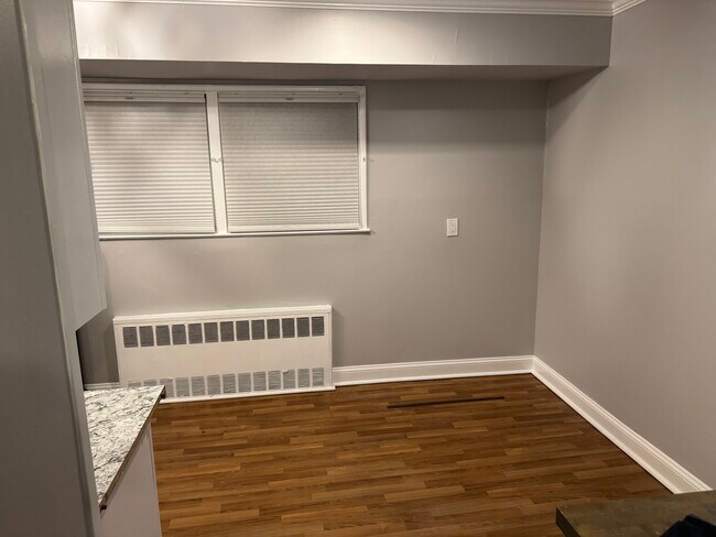 Foto del edificio - 1239 August Rd