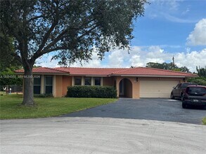 8300 NW 35th Ct