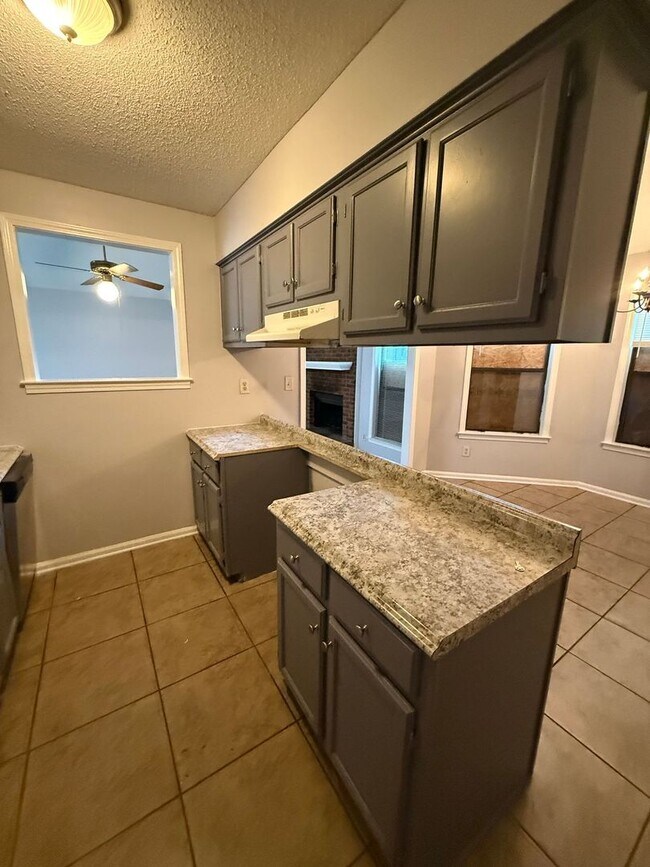 Foto del edificio - Charming 3-Bedroom Home in Southeast Memph...