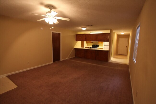 Foto del edificio - Cedar Chase Duplex Available July 15th!