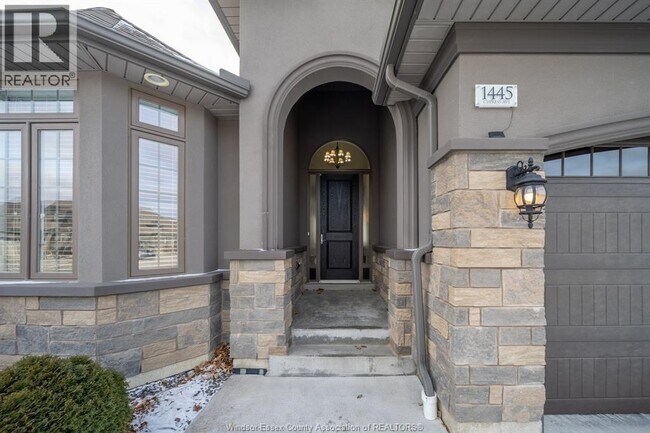 Photo du bâtiment - 1445 Cypress Ave