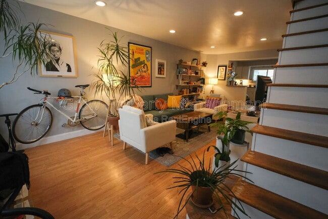 Building Photo - 928 Hoffman St