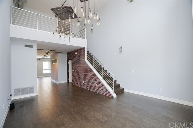 Building Photo - 654 N Santiago St