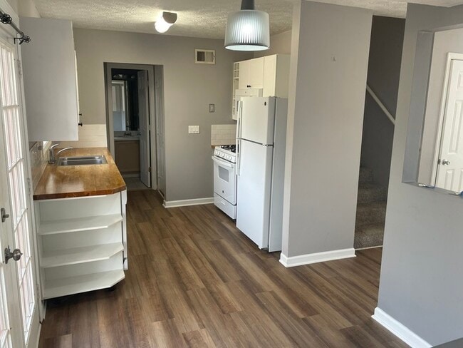 Foto del edificio - 104 Taylor Knoll Way