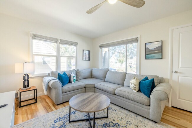 Foto del edificio - 356 E Utopia Ave