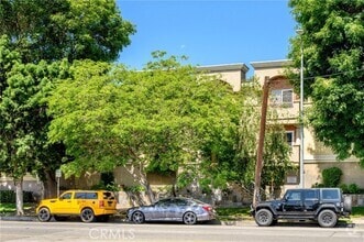 Building Photo - 7045 Woodley Ave