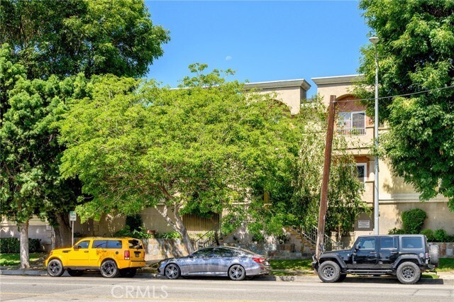 Building Photo - 7045 Woodley Ave