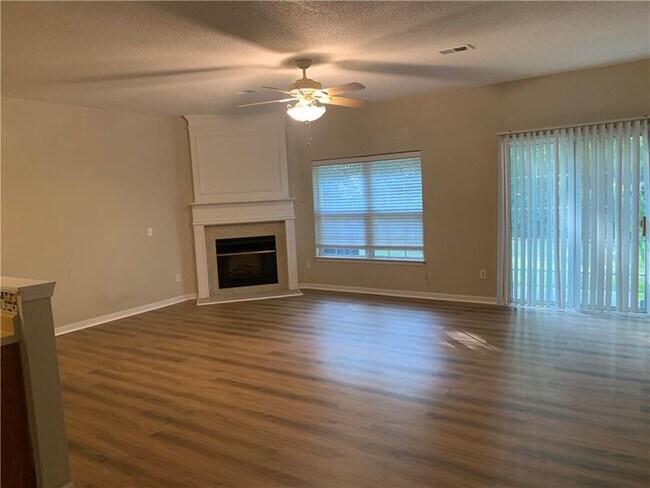 Foto del edificio - 3794 Pleasant Oaks Dr
