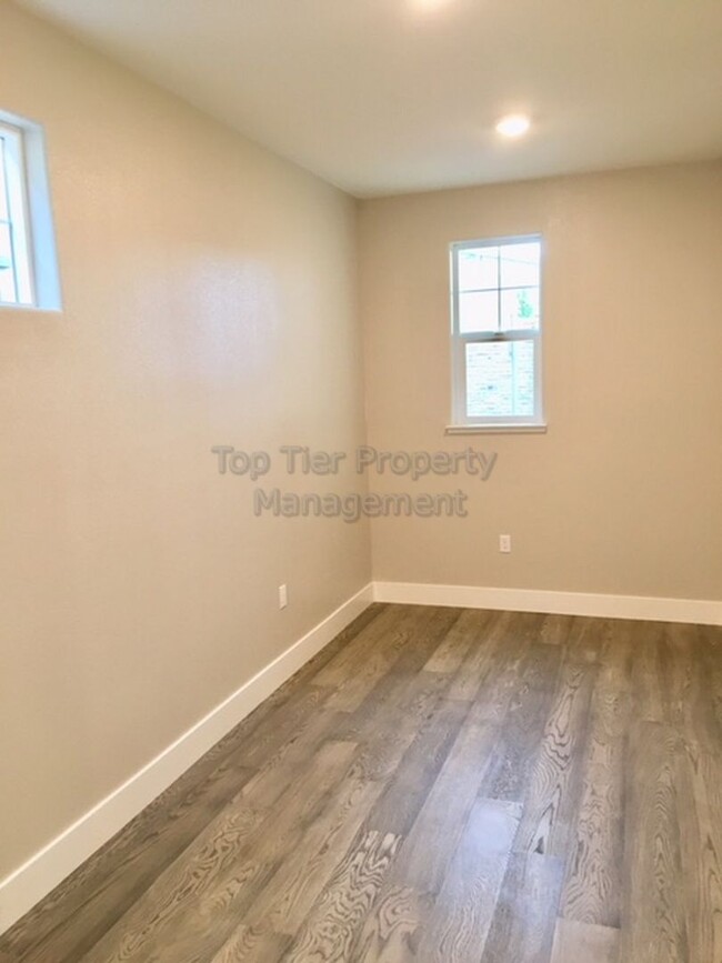 Building Photo - Spectacular 3 Bd.2.5 Ba single-family hous...