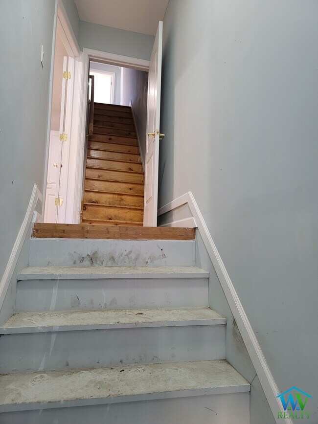 Building Photo - 1268 Evergreen Ave