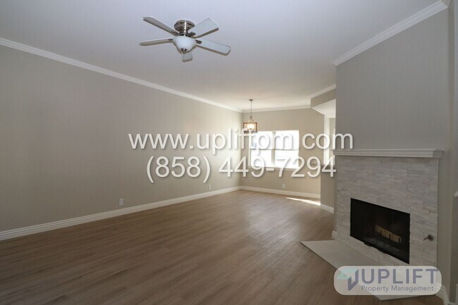 Building Photo - 2 Bed, 2.5 Bath Townhome w/ Central HVAC, ...