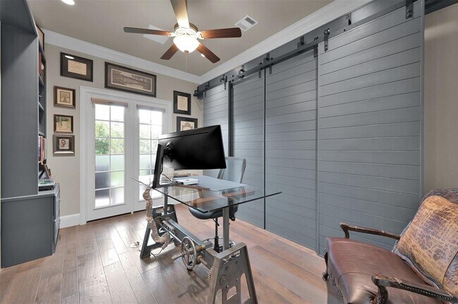 Building Photo - 160 McGoey Cir