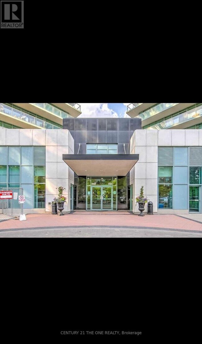 Photo du bâtiment - 5508-5508 Yonge St