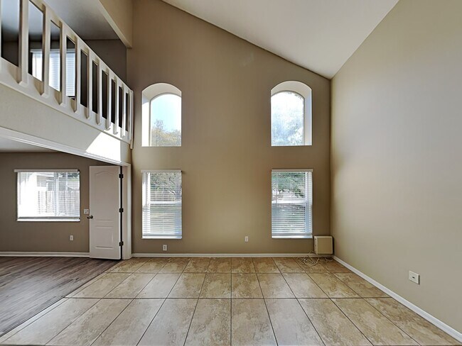 Building Photo - 3326 Manor Cove Cir